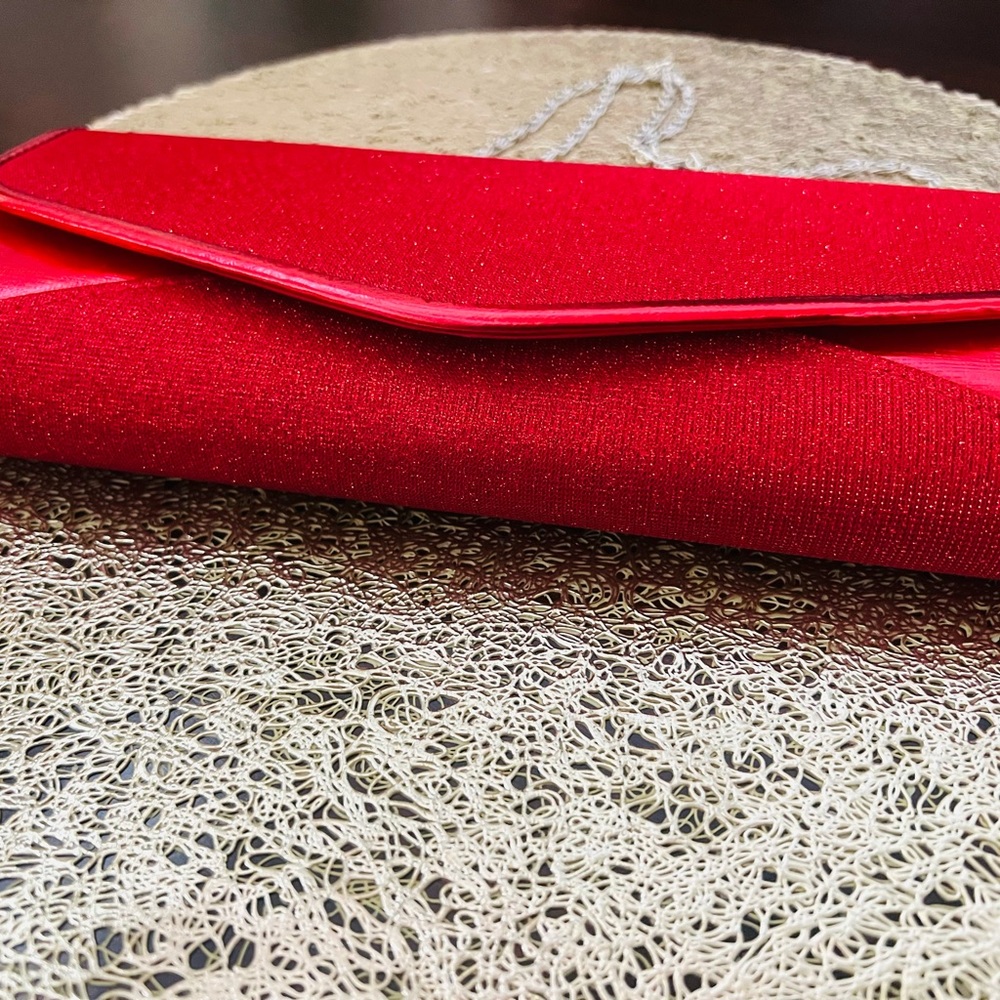 Red clutch